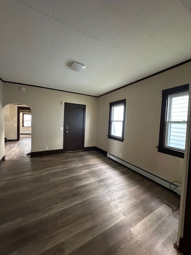 Building Photo - 42 Child St