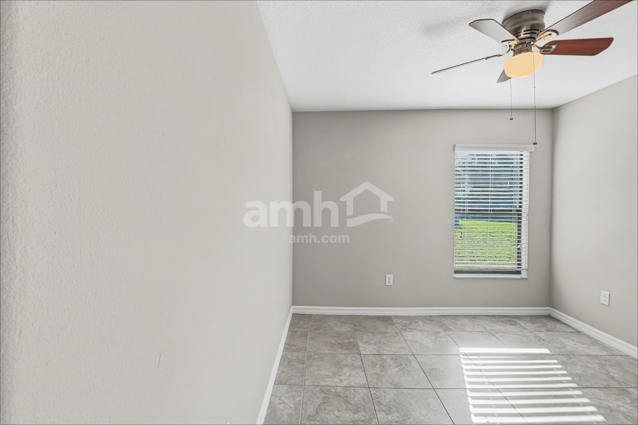 Building Photo - 10132 Carloway Hills Dr