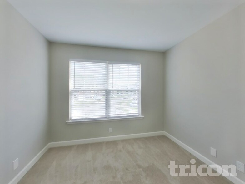 Building Photo - 1629 Good Day Ct