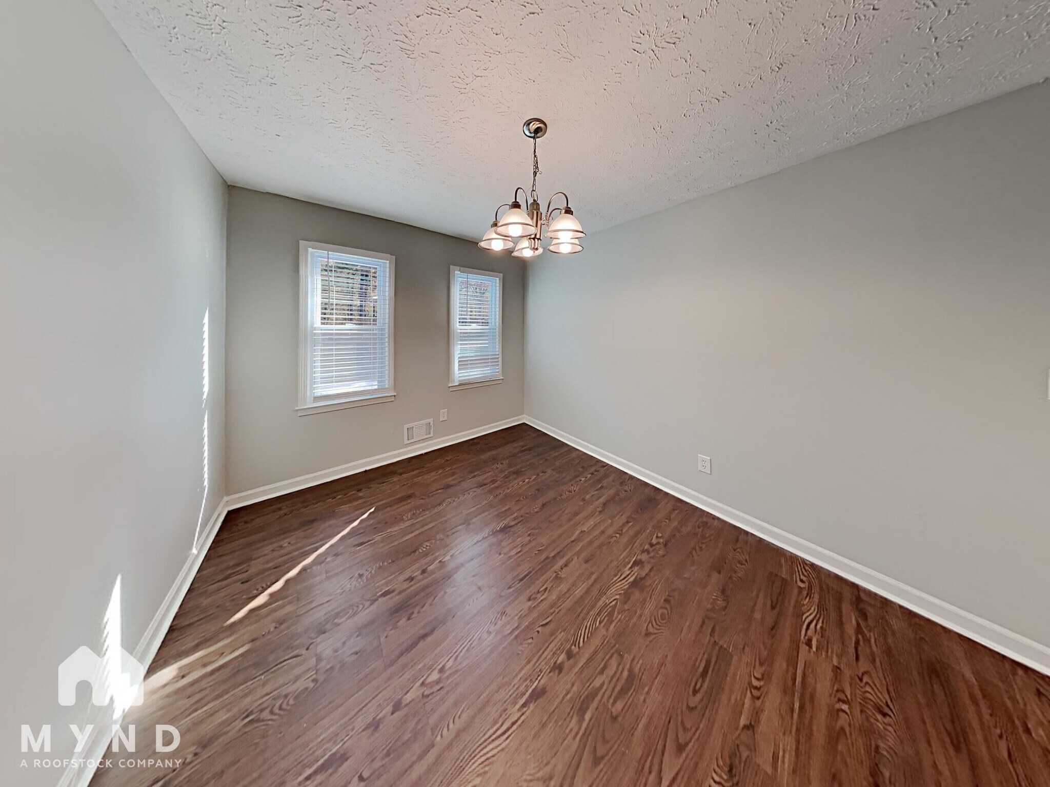 Building Photo - 3709 Summit Dr NW