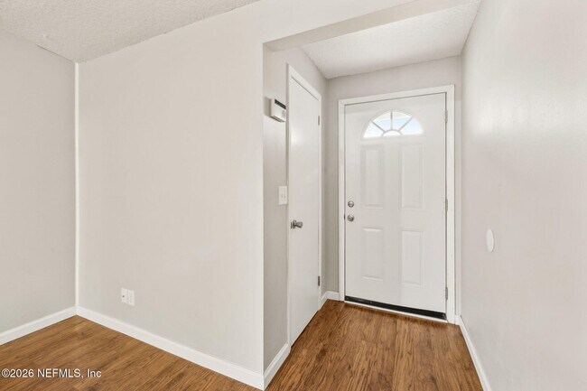 Building Photo - 7600 Pheasant Run Dr