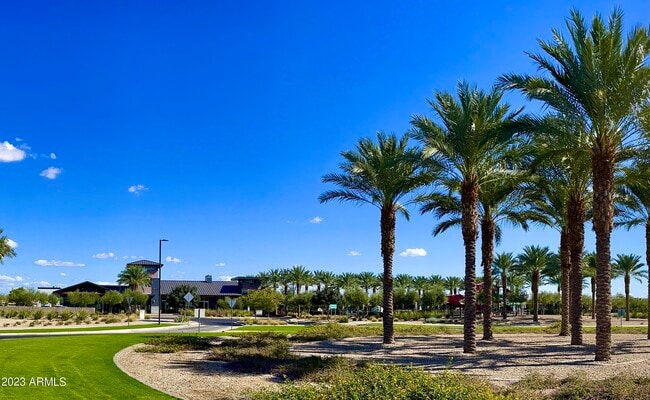 Building Photo - 5549 S Dillon