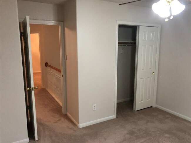 Building Photo - 1617 Gaylord Dr