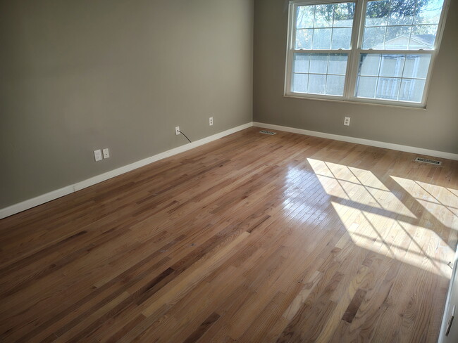 Building Photo - 2805 Big Bend Dr