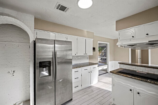 Building Photo - 4735 Charade Dr