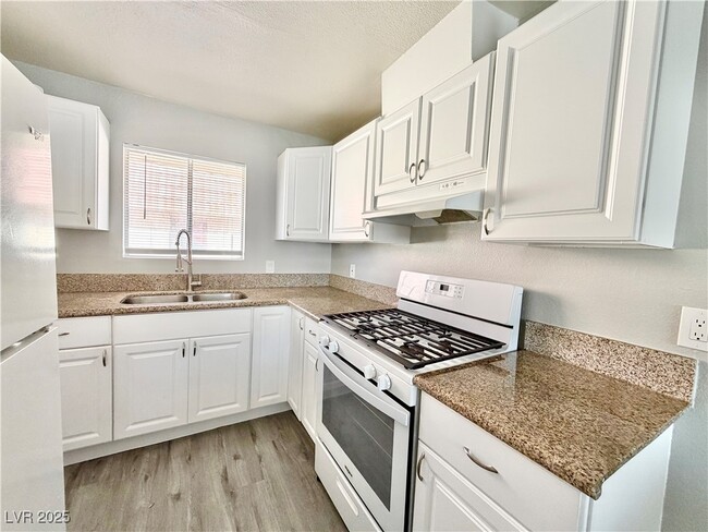 Building Photo - 1720 Cordoba Ln