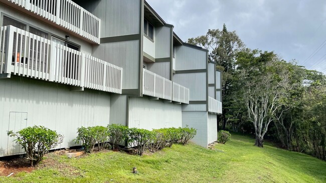 Building Photo - UPDATED 3 BEDROOM WITH 2 CAR GARAGE IN AIEA