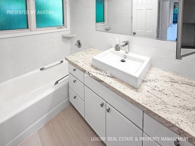 Building Photo - 2330 Kaola Way