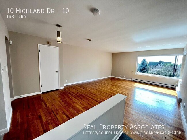 Building Photo - 10 Highland Dr