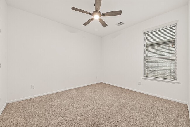 Building Photo - 18507 Sleeping Bear Wy