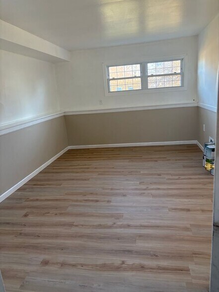 Building Photo - 8 Lynch Farm Dr