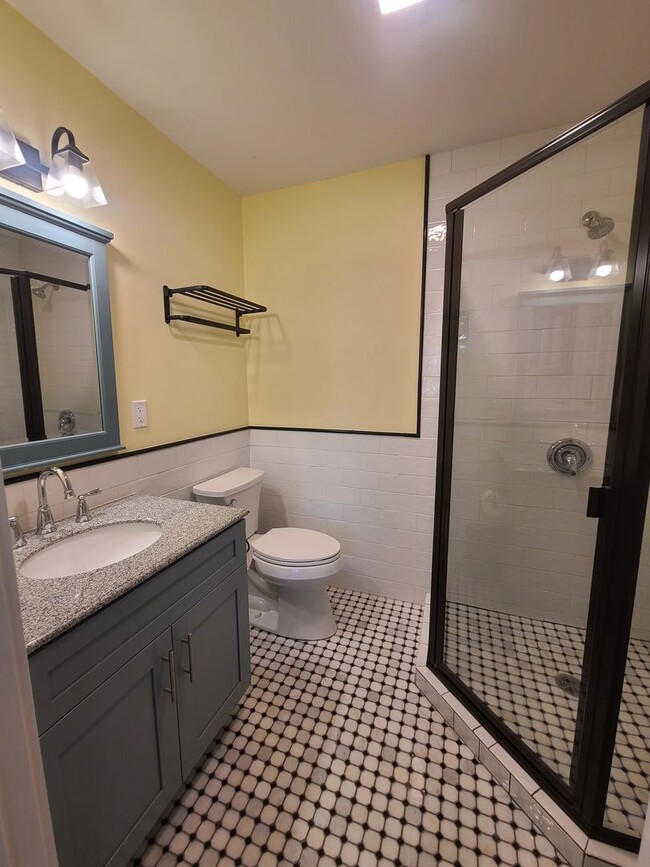 Building Photo - Newly remodeled 1 bed/ 1 bath.   Literally...