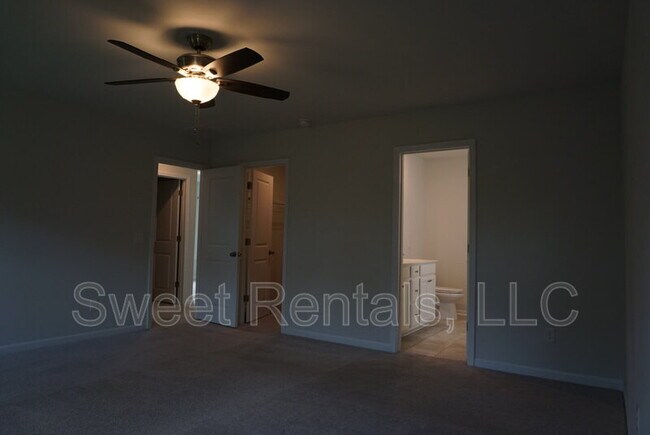 Building Photo - 210 Daniels Creek Cir