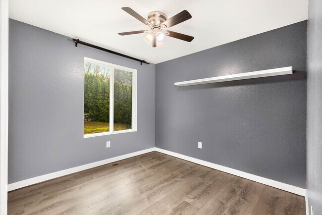 Building Photo - 1014 Crest Pl