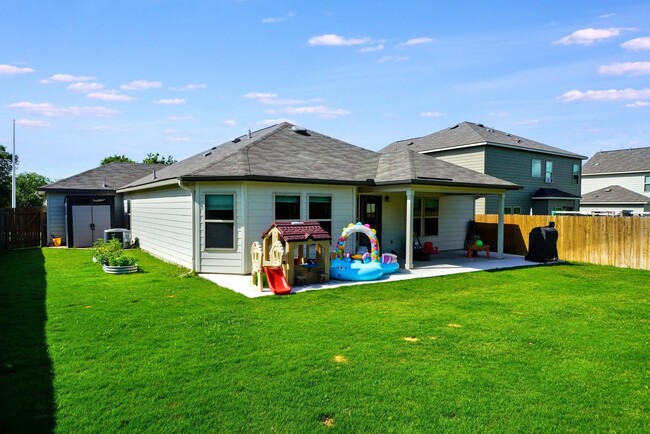 Building Photo - Stunning Home with 3-Car Garage in New Bra...
