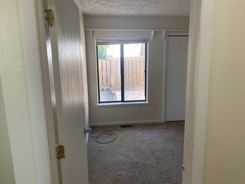 Guest bedroom - 197 Sugarwood Ln