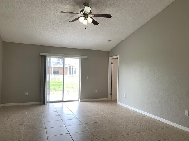 Building Photo - 6017 Live Oak Drive