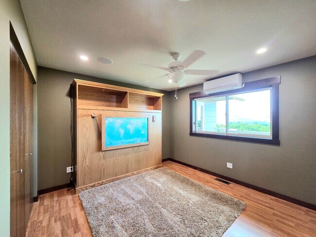 Building Photo - Massive House for Rent on a Cherry Orchard! Rental Options as a 4-bed or as two 2-beds!