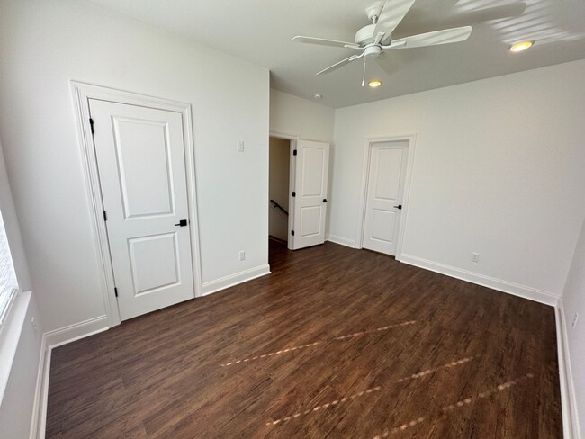 Building Photo - 3BR/3.5BA For Rent in South Grove