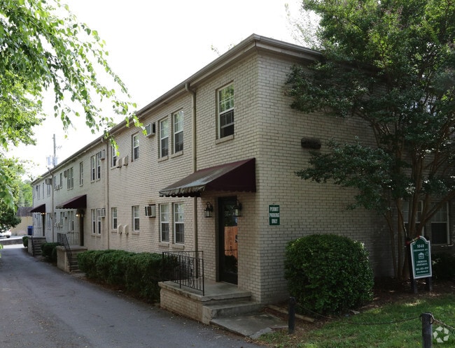 Primary Photo - 1040 Greenwood Avenue