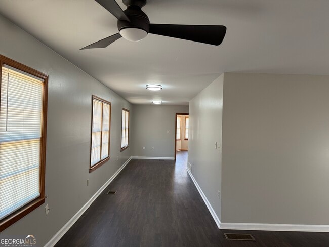 Building Photo - 1780 Elmwood Cir