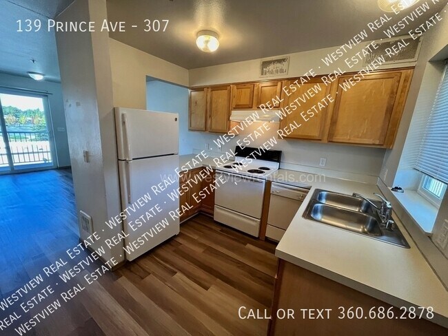Building Photo - 139 Prince Ave