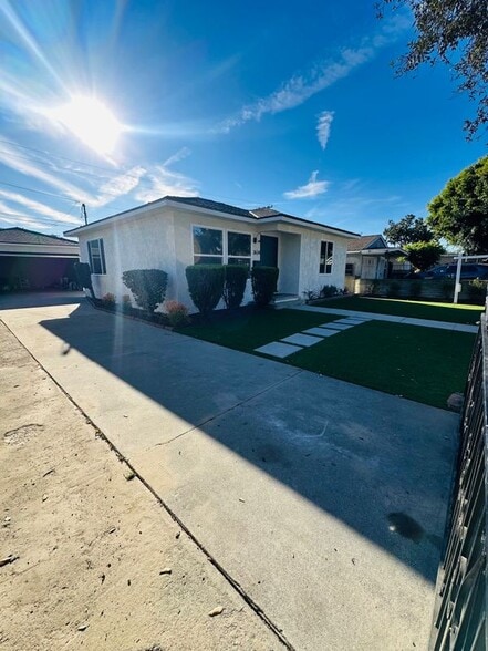 Building Photo - 3634 Caspian