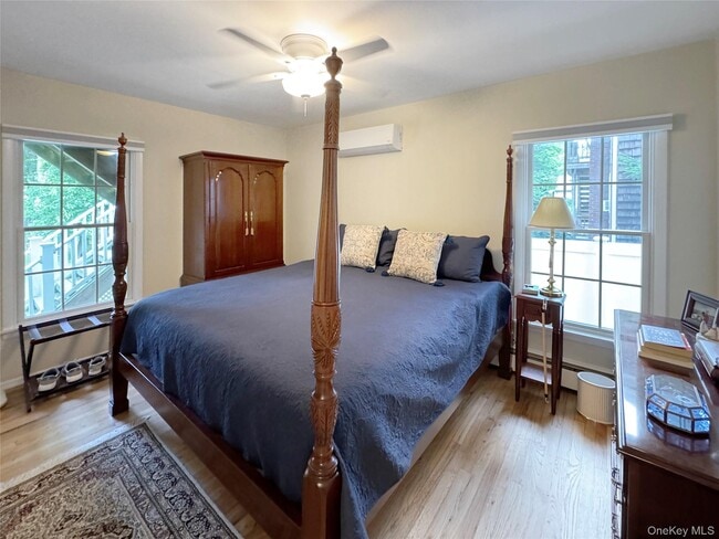 Building Photo - 471 Main St