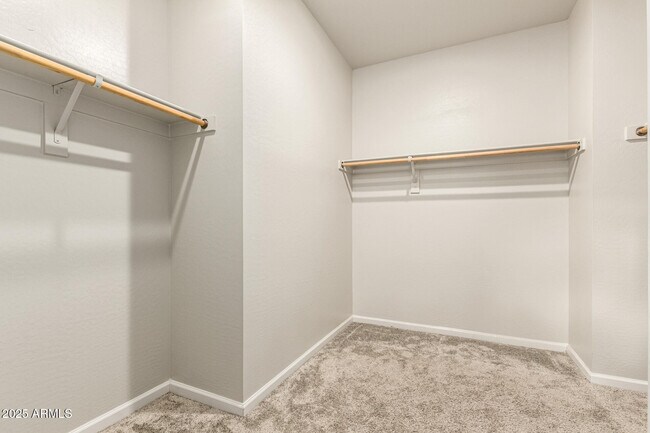 Building Photo - 24590 W Hilton Ave