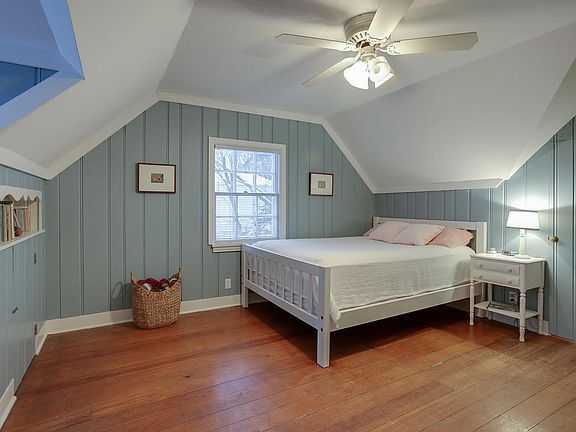 Building Photo - "Charming 3-Bed Home with Granite Elegance...