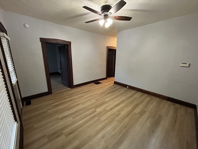 Building Photo - 406 S College Ave