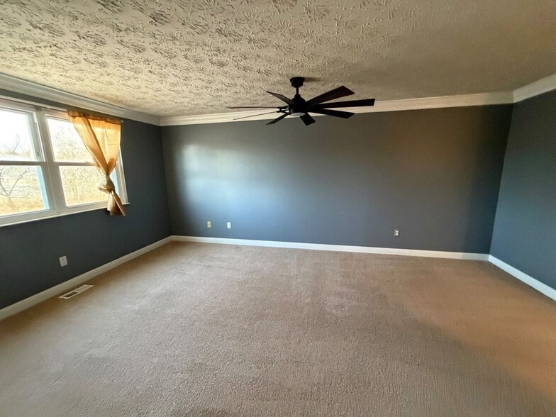 Building Photo - 10244 Farmington Ct