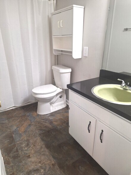 Building Photo - 545 Bruning Ln
