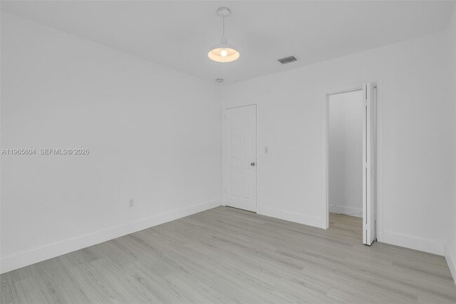 Building Photo - 2 Farrey Ln