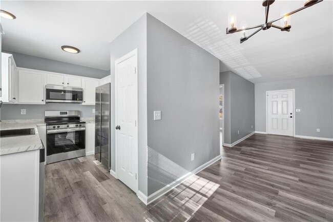 Building Photo - 501 Pine Park St