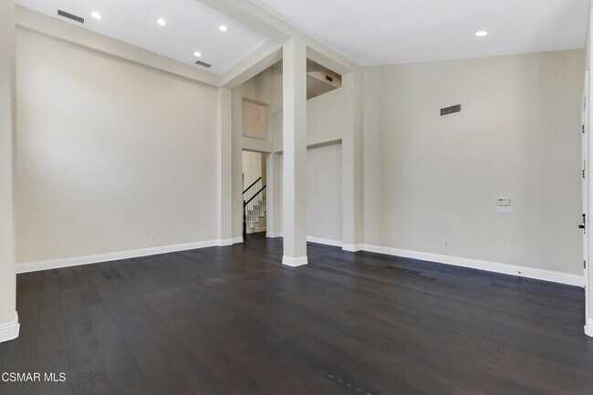 Building Photo - 406 Granite Hills St