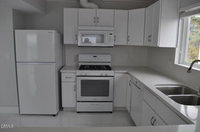 Building Photo - 3309 Hilltop Dr