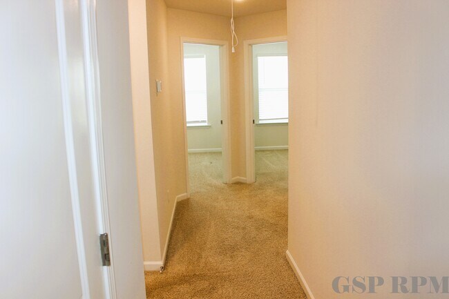 Building Photo - 1429 S Cardiff Trl