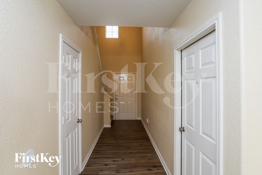 Building Photo - 5707 Fossil Canyon