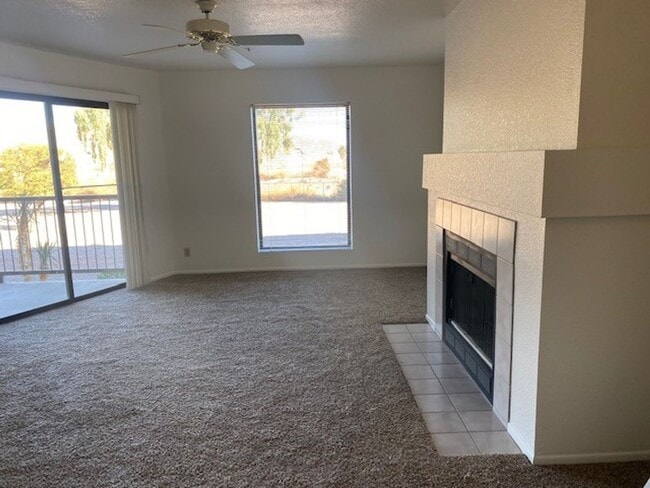 Building Photo - Waterfront 2BR 2B Condo Lower Level, gated with tennis,pool,spa,PRIVATE BEACH/DOCK