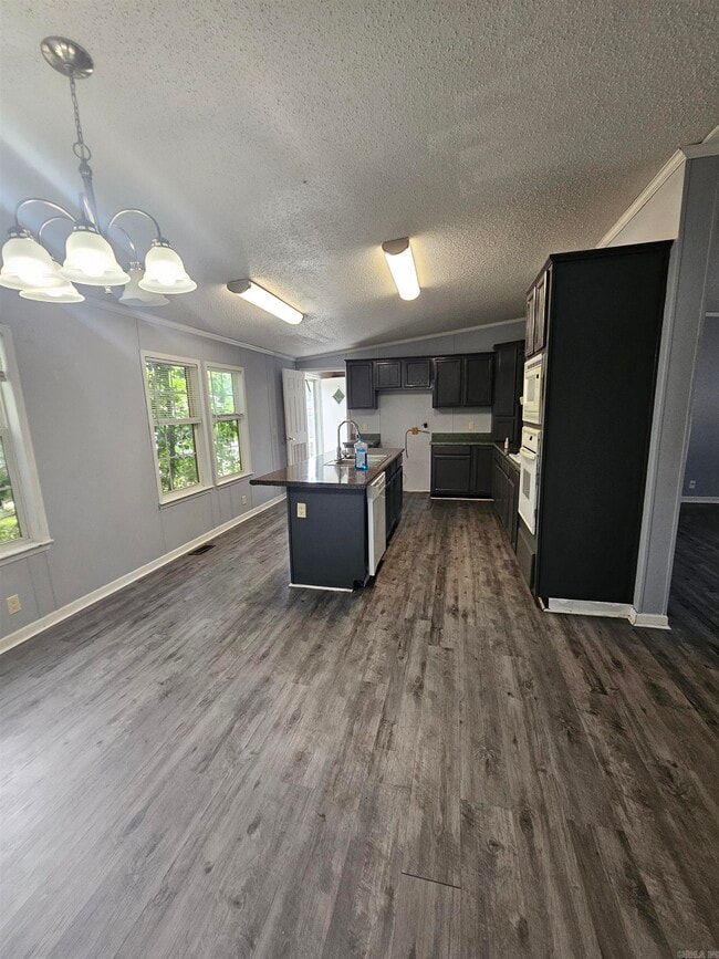 Building Photo - 3345 Confederate Dr