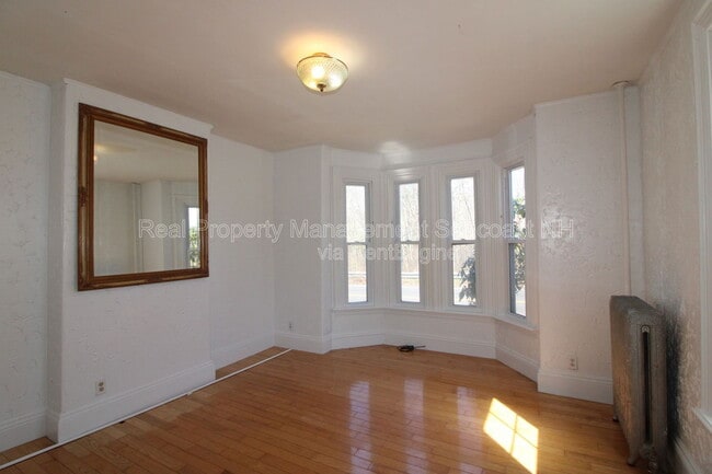 Building Photo - 68 4th St