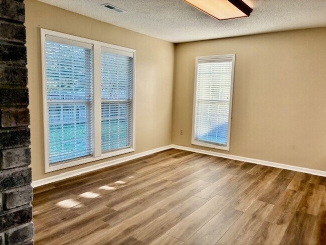 Building Photo - 4310 Oneal Place