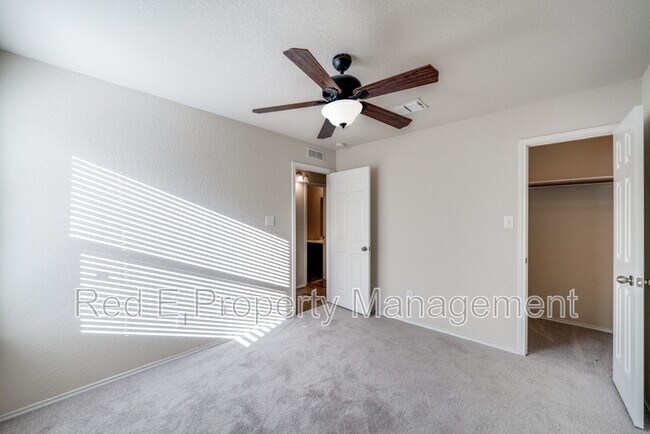 Building Photo - 3125 Muntjac