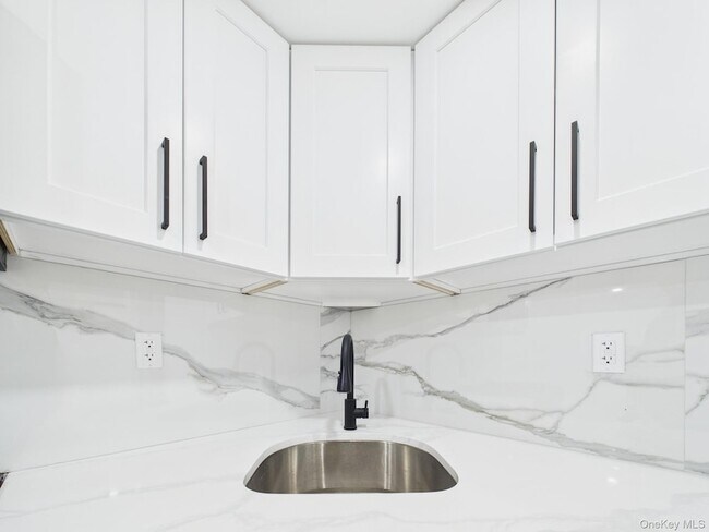 Building Photo - 1770 Pacific St