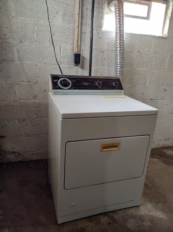 Building Photo - 712 1st St