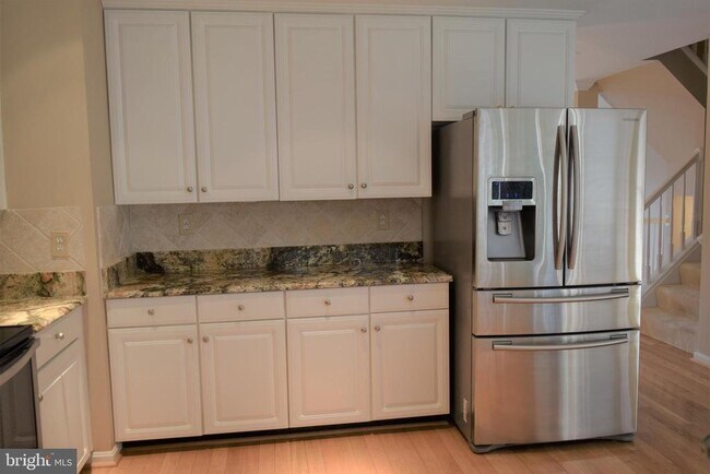 Building Photo - 8933 Royal Astor Way