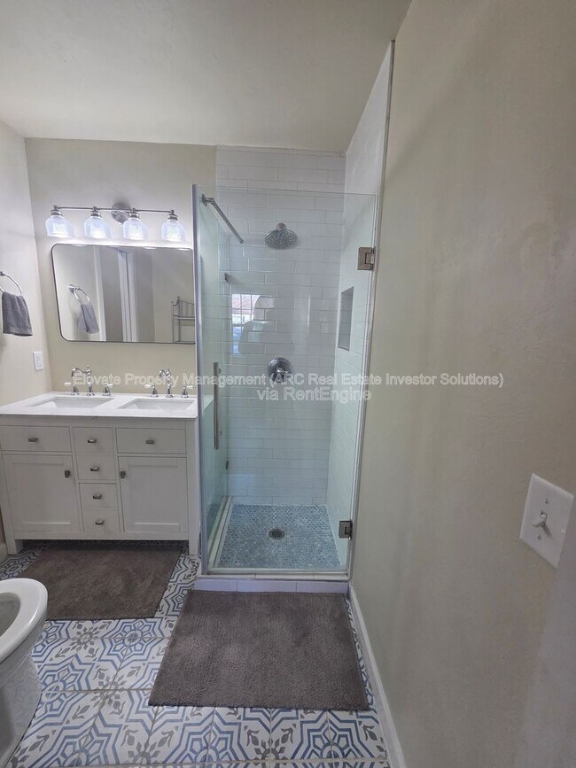 Building Photo - 830 Nebraska St