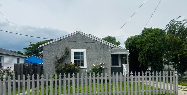 Building Photo - Beautifully Remodeled 3BR/1BA Home in Prime San Pablo Location