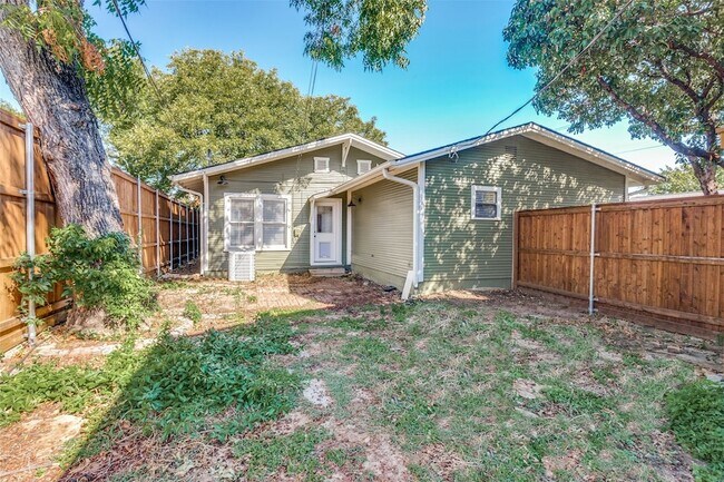 Building Photo - 4601 Pershing Ave